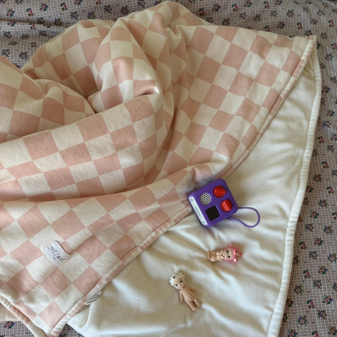 maxi comfort blanket in candy floss pink check