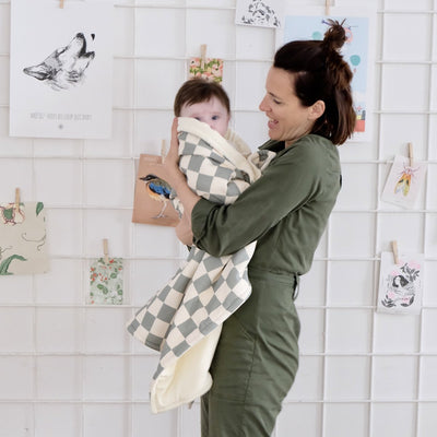 Kuschelweiche Baby- und Kinderdecke mit grünem Schachbrettmuster