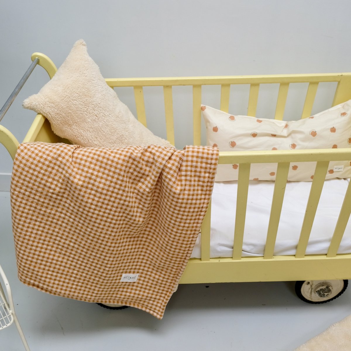 zachte deken baby kind ruitpatroon caramel kinderkamer