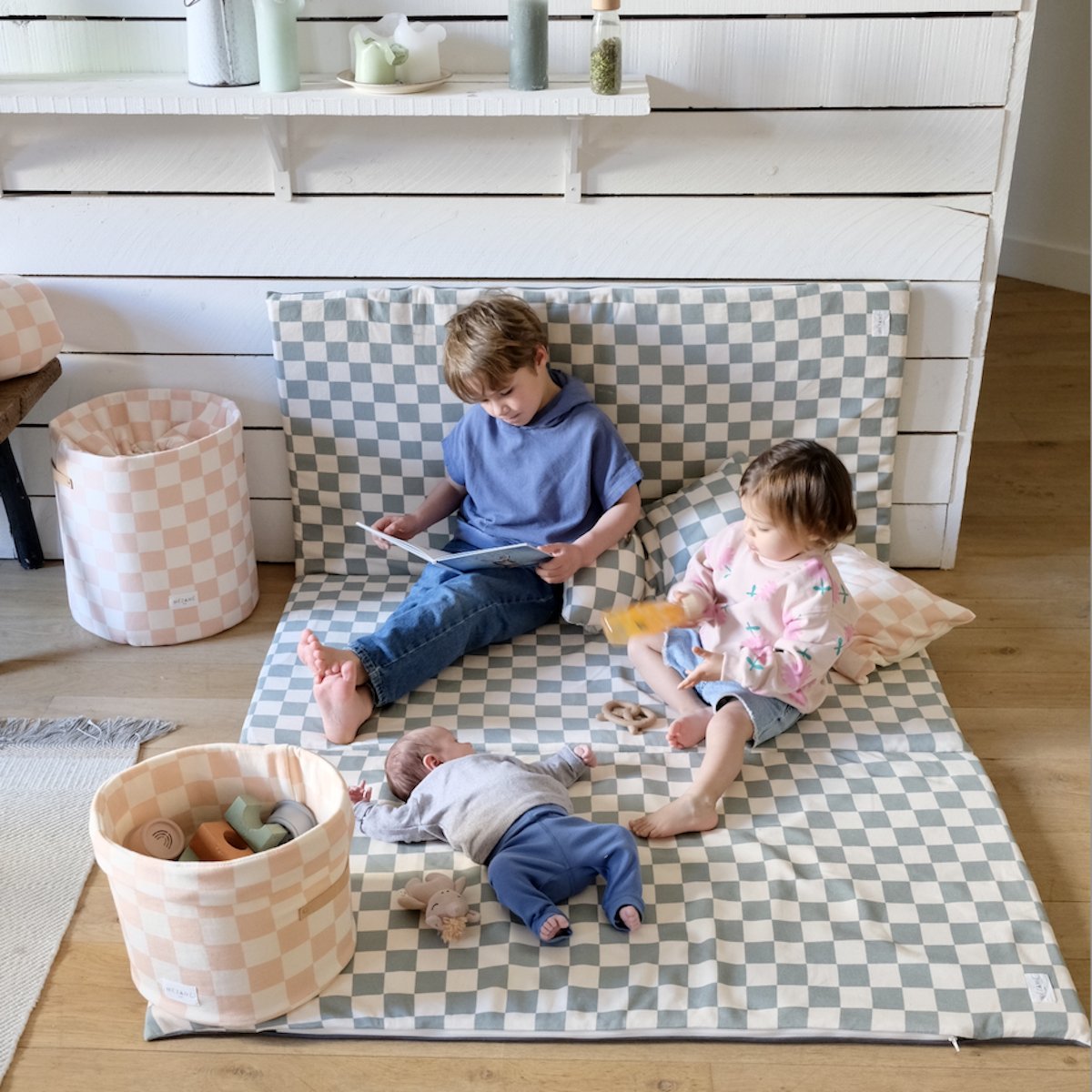 rallonge grand format tapis d eveil motricte et jeux bebe enfant imprime damier vert