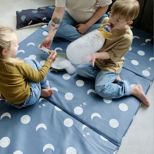 rallonge tapis d eveil  motricite et jeux bebe enfant grand format XXL 
waterproof imprimé lune bleu to the moon