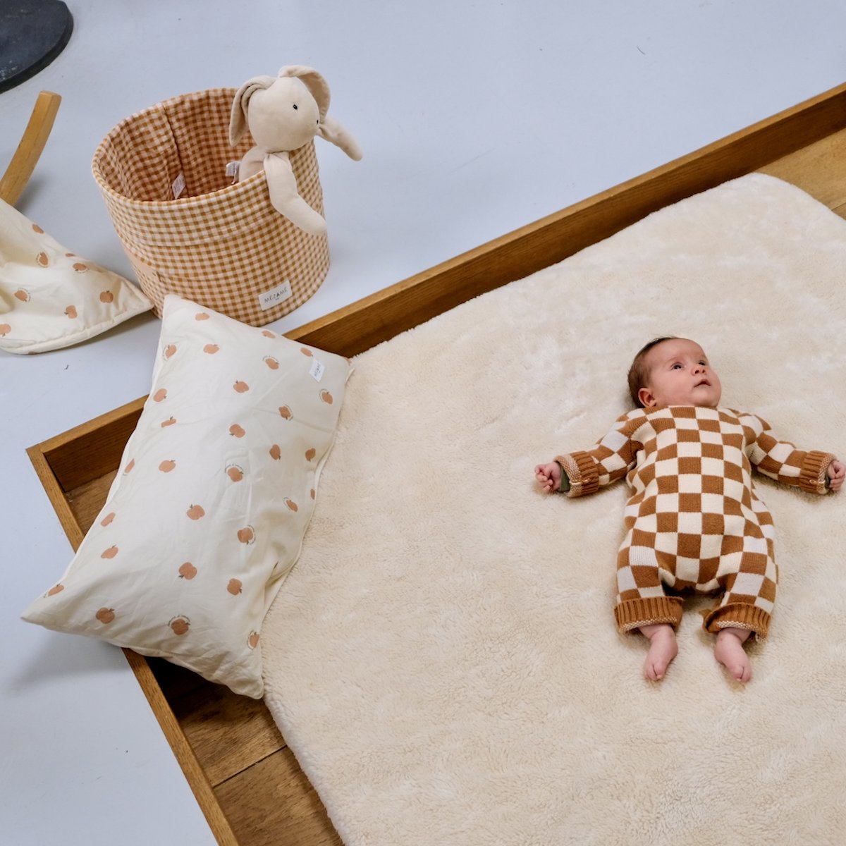 superweiches Kissen für Baby und Kind mit Liebesapfel-Motiv 