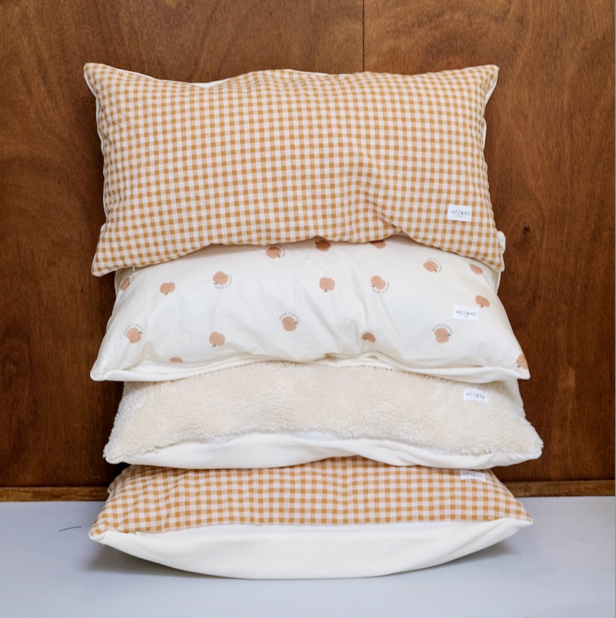 superzacht kussen baby kind ouders vichy kleur karamel en meer