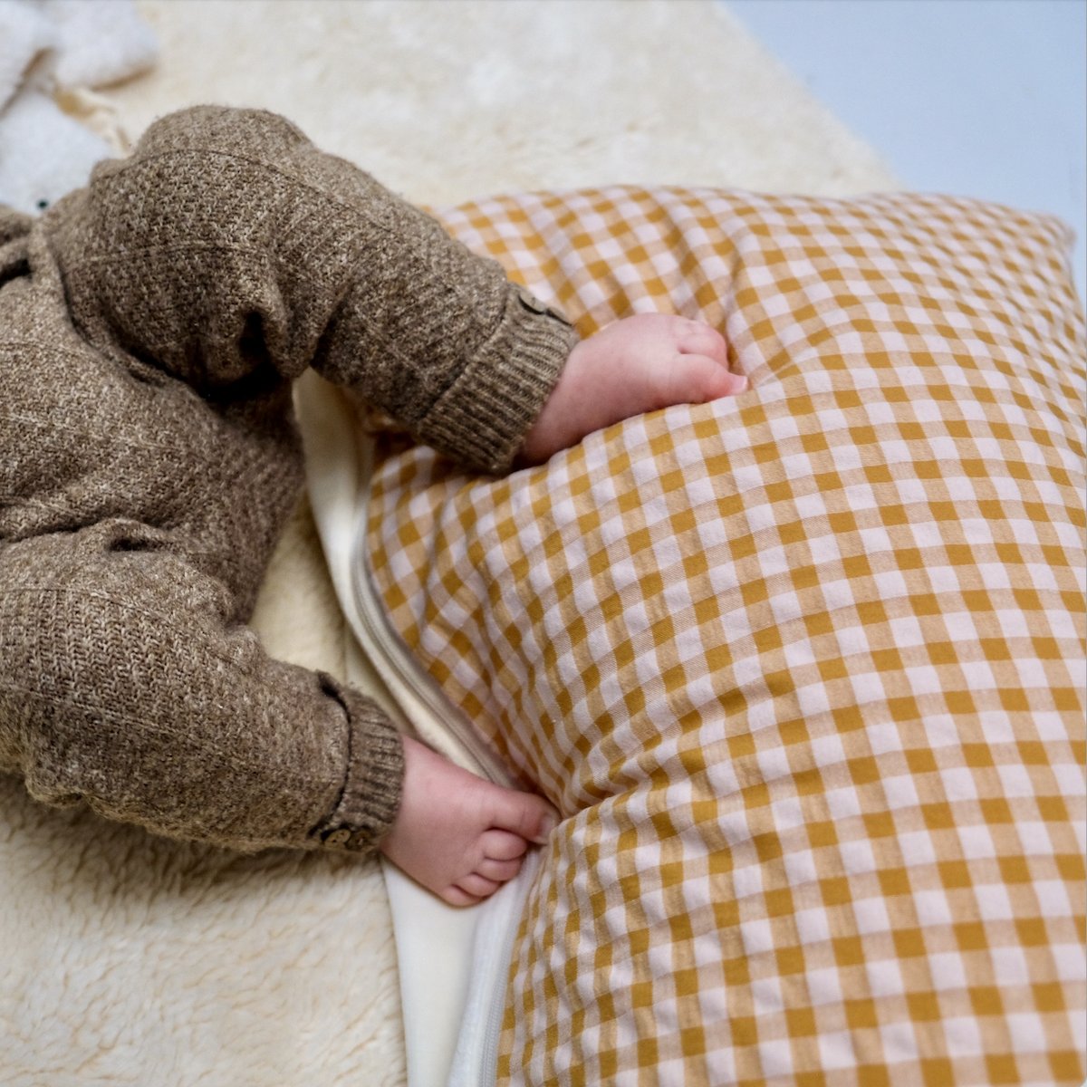 zacht kussen baby kind ouders vichy karamelkleur 