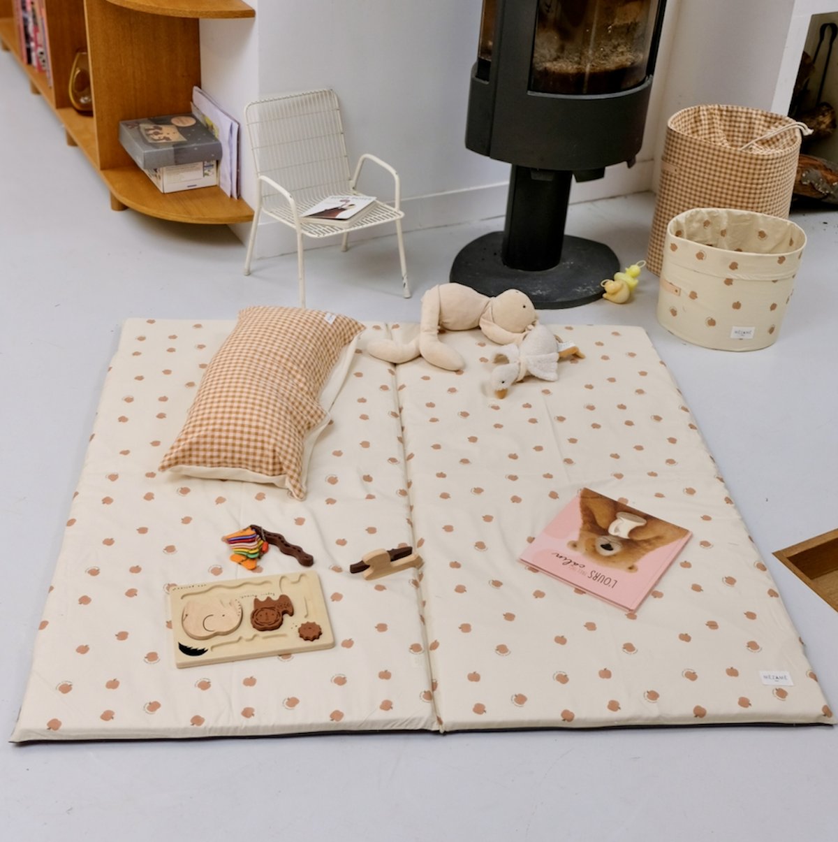 alfombra de juego bebé niño estampado manzana de caramelo 