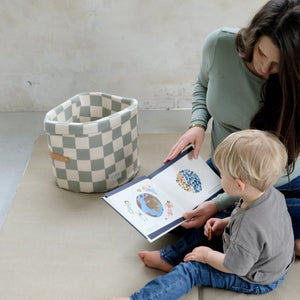 Spielmatte für Babys und Kinder zur Förderung von Entwicklung, Motorik und Spiel olivgrün
