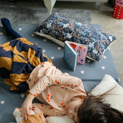 Spielmatte Krabbelmatte Komfort weiches Kissen Deko Waldmotiv