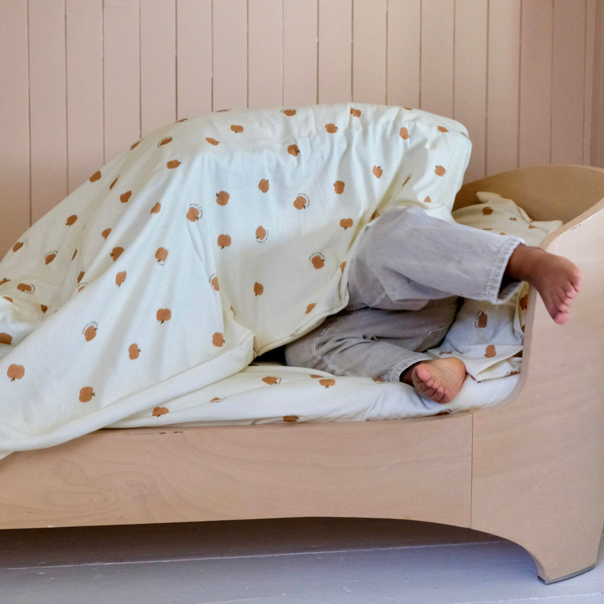 Bettwäsche-Set für Kinder und Babys aus kuschelweichem Jersey mit Äpfeln